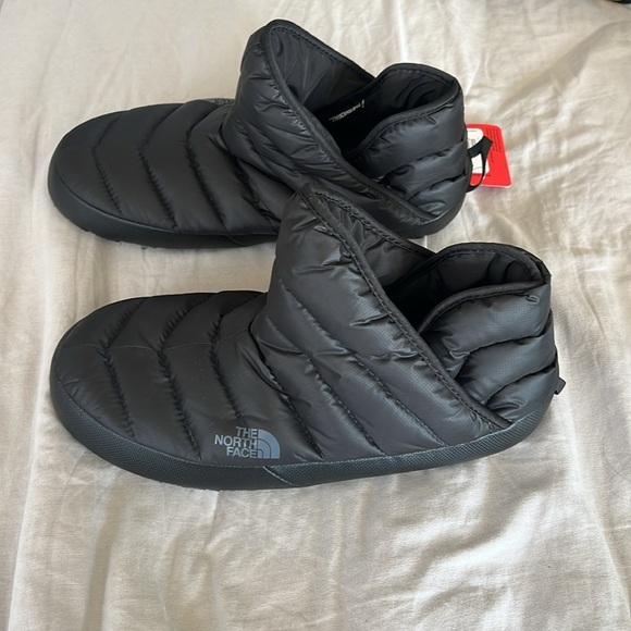 The North Face Thermoball Traction Bootie Shoes - Picture 6 of 7